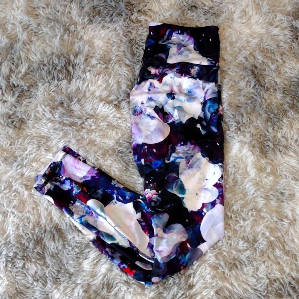 Floral rose athletic leggings women's Medium